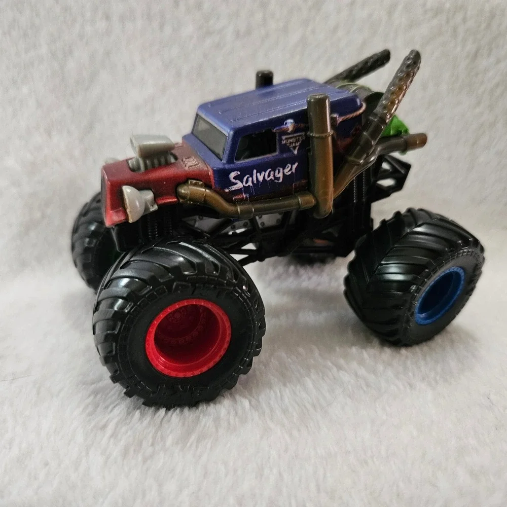 Monster‎ Jam Truck Lot Great Clips Mohawk Warrior Salvager Megalodon Shark